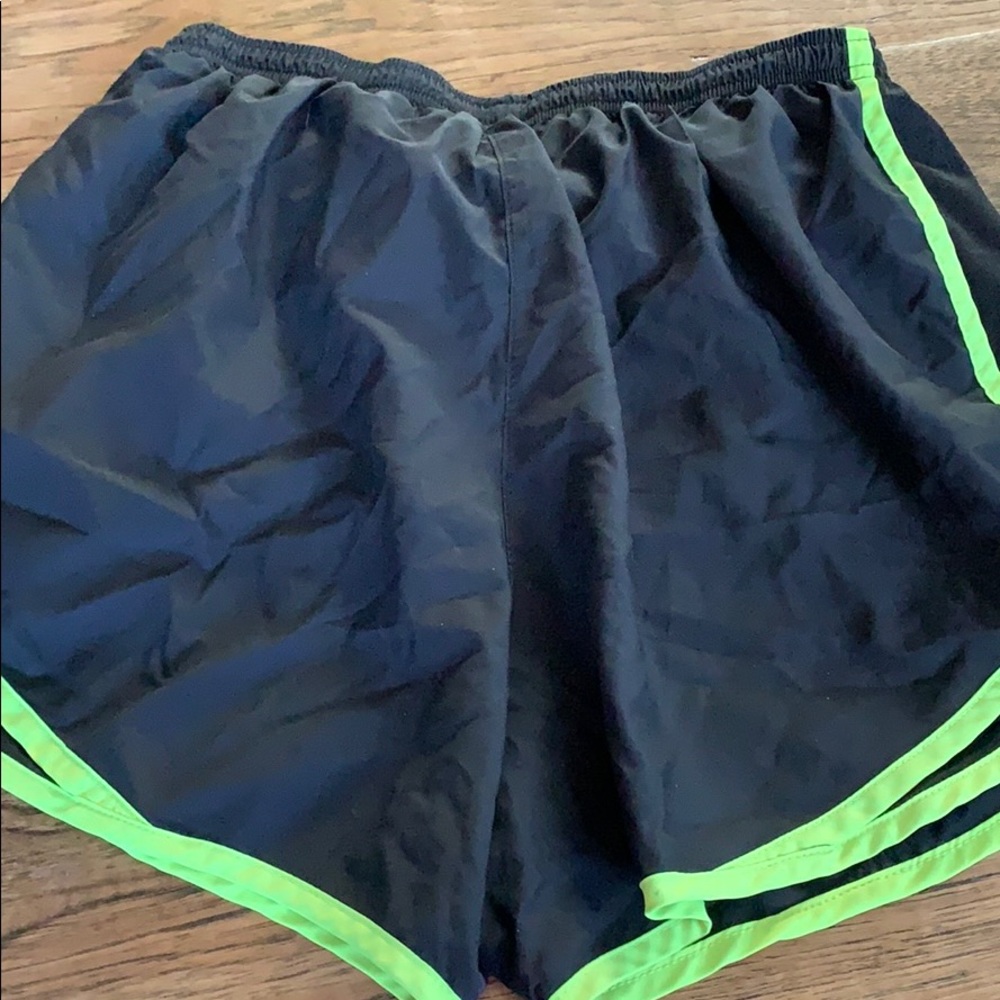 Nike shorts - Picture 4 of 4